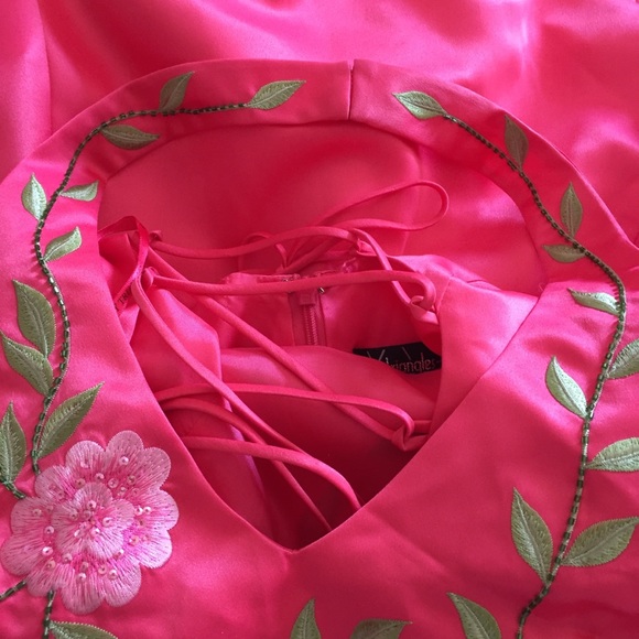 Vintage City Triangles Embellished Gown - Picture 13 of 15